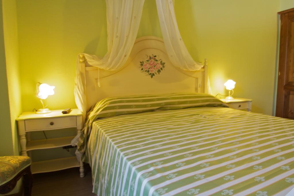 Relais La Leopolda Hotel Abbadia di Montepulciano Szoba fotó